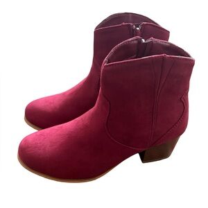 NWOT Modern Rush Women's Burgundy/Wine Ankle Booties